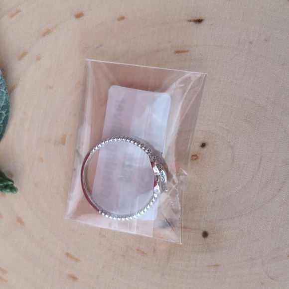 925 Sterling Silver Ring Cubic Zirconia Infinity Ring Size 7 Women's Jewelry - Picture 2 of 4